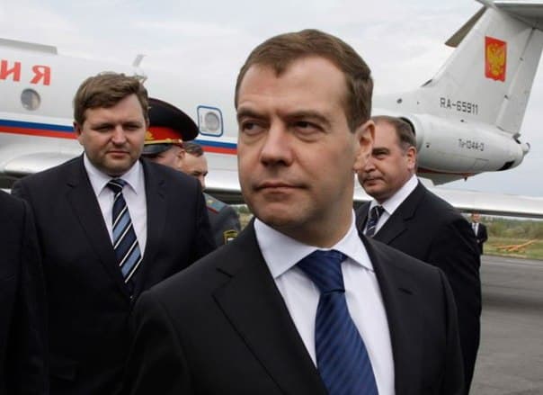  Кировским водителям запретили обгонять кортеж Медведева под угрозой штрафа