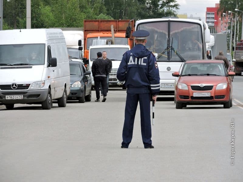 Опубликован список улиц, где запретят парковаться и ездить в День города 