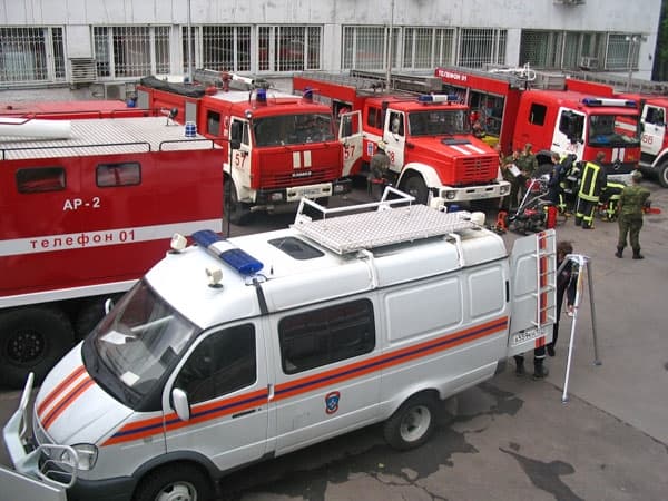 Пожарные устроят шоу на Театральной площади