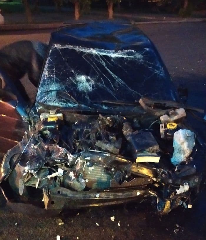 Жесть на Октябрьском: молодой водитель на «Ладе» «собрал» 3 машины и двоих пешеходов