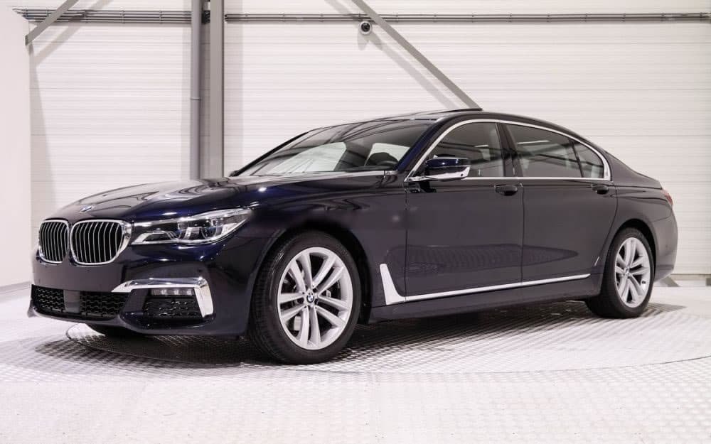 Машины замов губернатора: бескомпромиссное «лакшери»