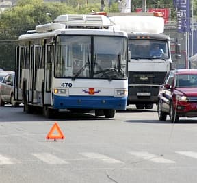 Троллейбусный коллапс: вновь обрыв линий - вновь пробка на дороге