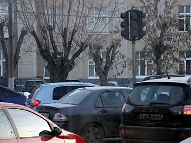 Негабаритный груз в тесном городе – страдают светофоры