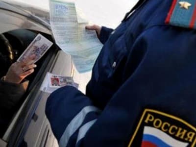 За попытку дать взятку ДПСникам водитель заплатит 60 тысяч рублей 