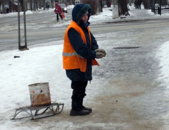 Администрация Кирова отказывается от зимней посыпки дорог песком