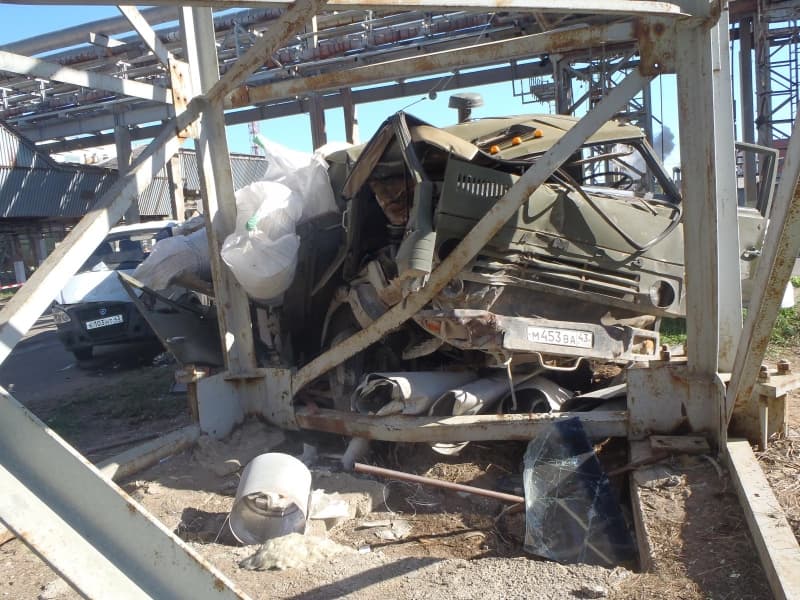 На территории химкомбината ГАЗ влетел в КАМАЗ: водители пострадали