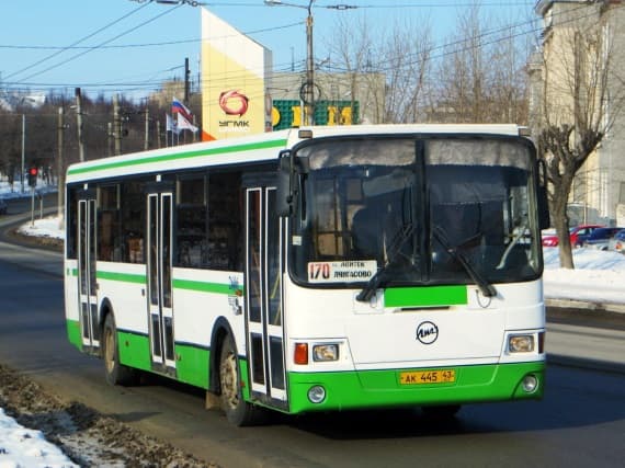 Белых обещал рассмотреть жалобу об отмене автобусов в Лянгасово