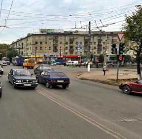 Девушка, которую сбил таксист, пытается узнать правду