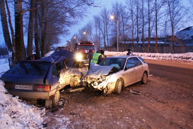 Подробности аварии в Коминтерне: пострадала семейная пара