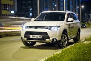 Mitsubishi Outlander от 869 000 рублей в сентябре и скидка 150 000 рублей