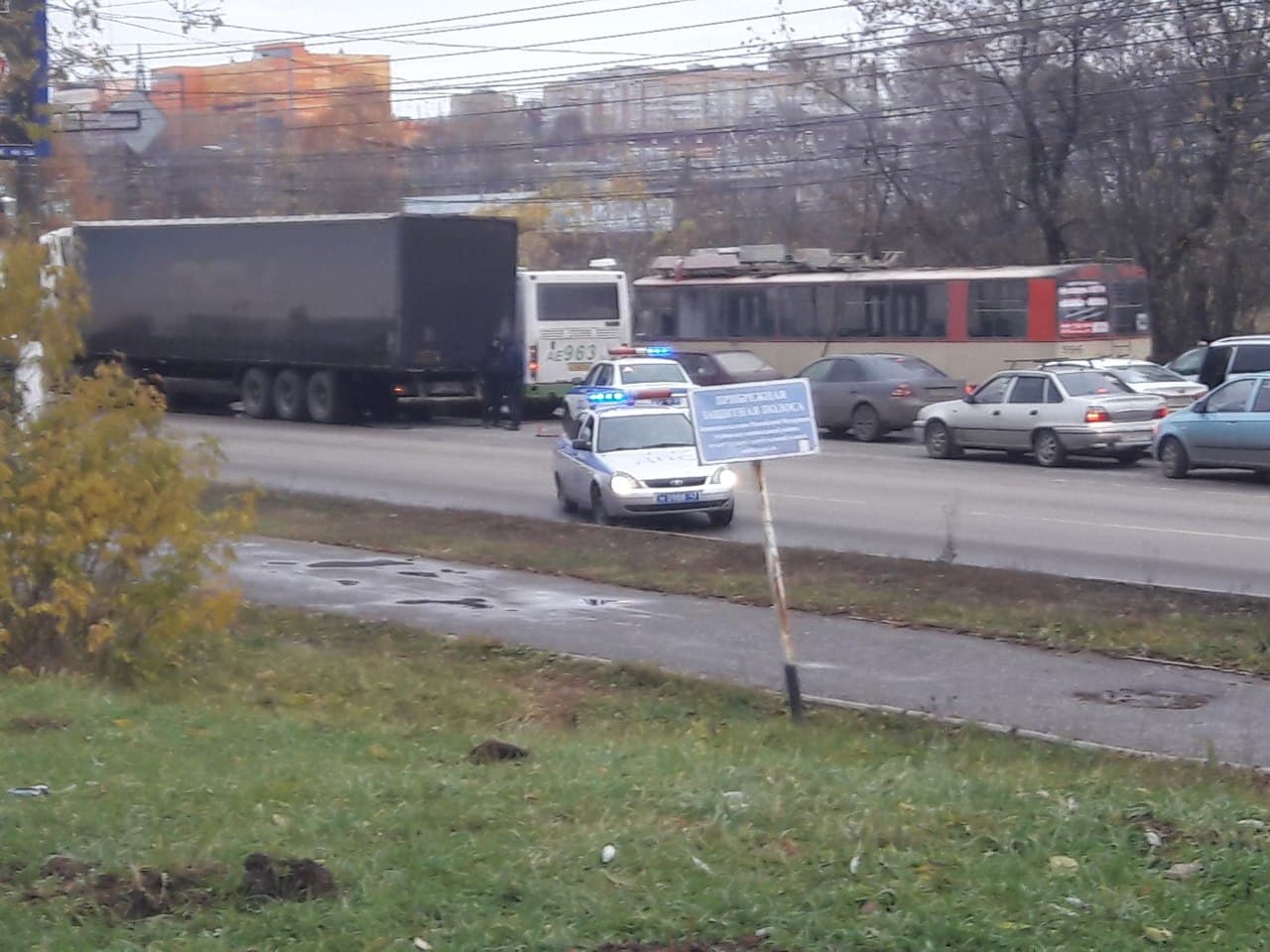 ДТП из трех автомобилей на Московской парализовало движение