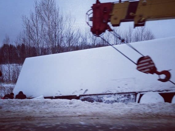 На трассе «Вятка» фура протащила за собой две легковушки