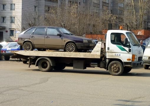 Вы бы смогли работать за 1 тысячу рублей в год? А люди могут