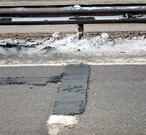В Кирове асфальт кладут в снег. Подготовка к визиту Путина?