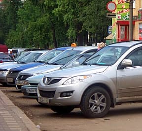 Таксисты требуют создать специальные стоянки