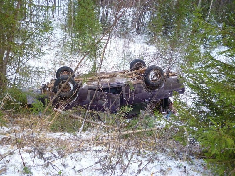 Водитель «ВАЗа» в Нагорском районе опрокинулся в кювет