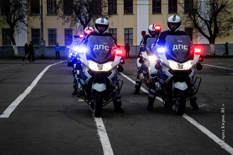 Сотрудники УМВД презентовали мотоциклы и показали навыки задержания