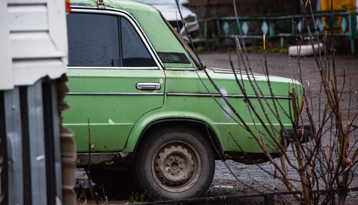 В Кирове полиция разыскивает высокого угонщика «шестерки»