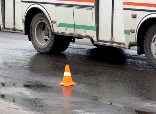 В Кирове автобус насмерть сбил женщину