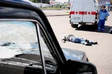 Пешехода переехали 4 (!) автомобиля