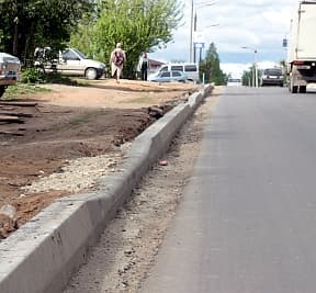 Ремонт на Чапаева: бордюры отдельно, дорога отдельно