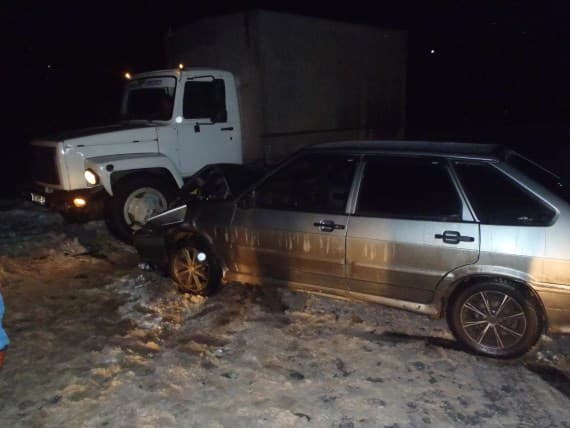 ДТП. На трассе Киров - Кирово-Чепецк столкнулись грузовик и «четырнадцатая»