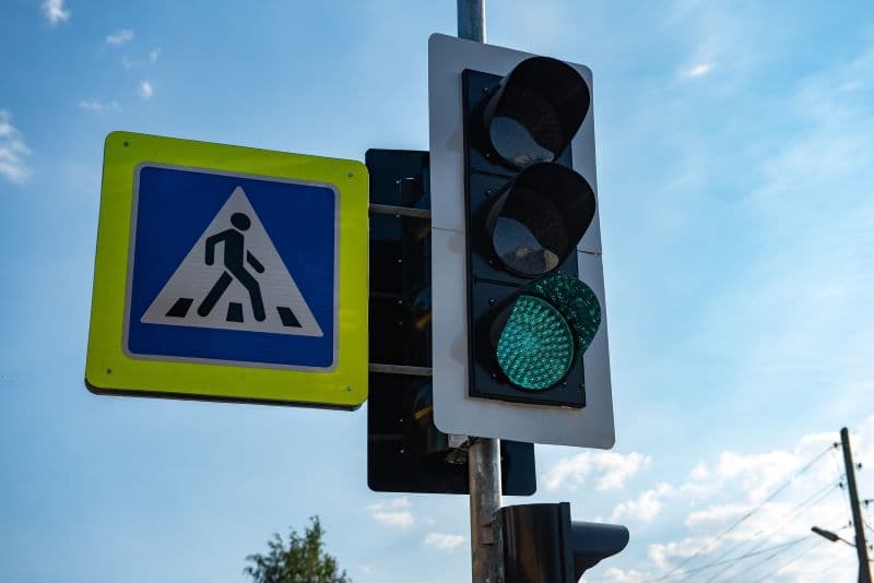 На дороге, где недавно сбили двух женщин, появился светофор