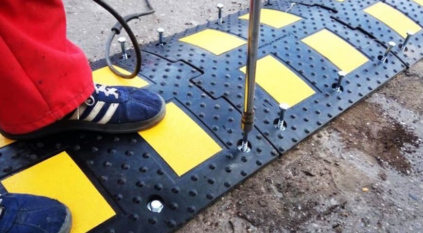 Известны адреса, где в Кирове появятся 17 новых «лежачих полицейских»