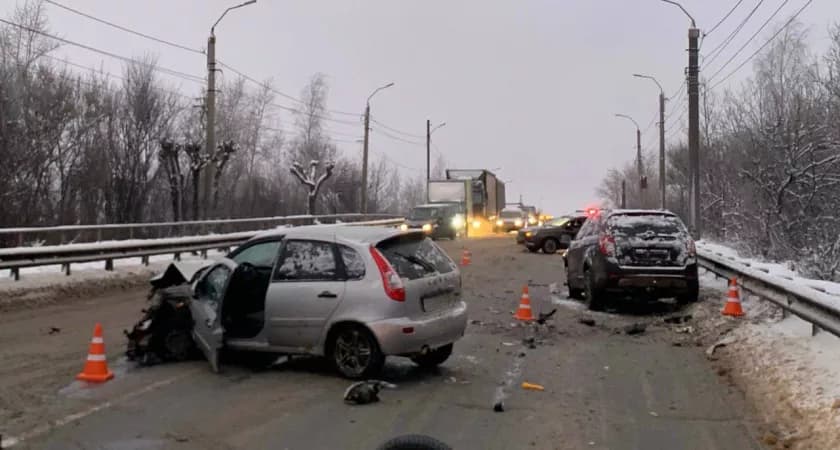 Появились подробности массового ДТП, вызвавшего коллапс на улице Луганской в Кирове