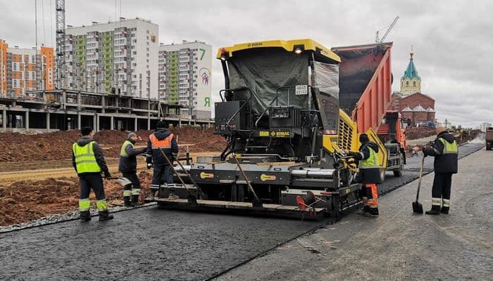 В Кирове дорожники укладывали асфальт в дождь: что с ними стало?
