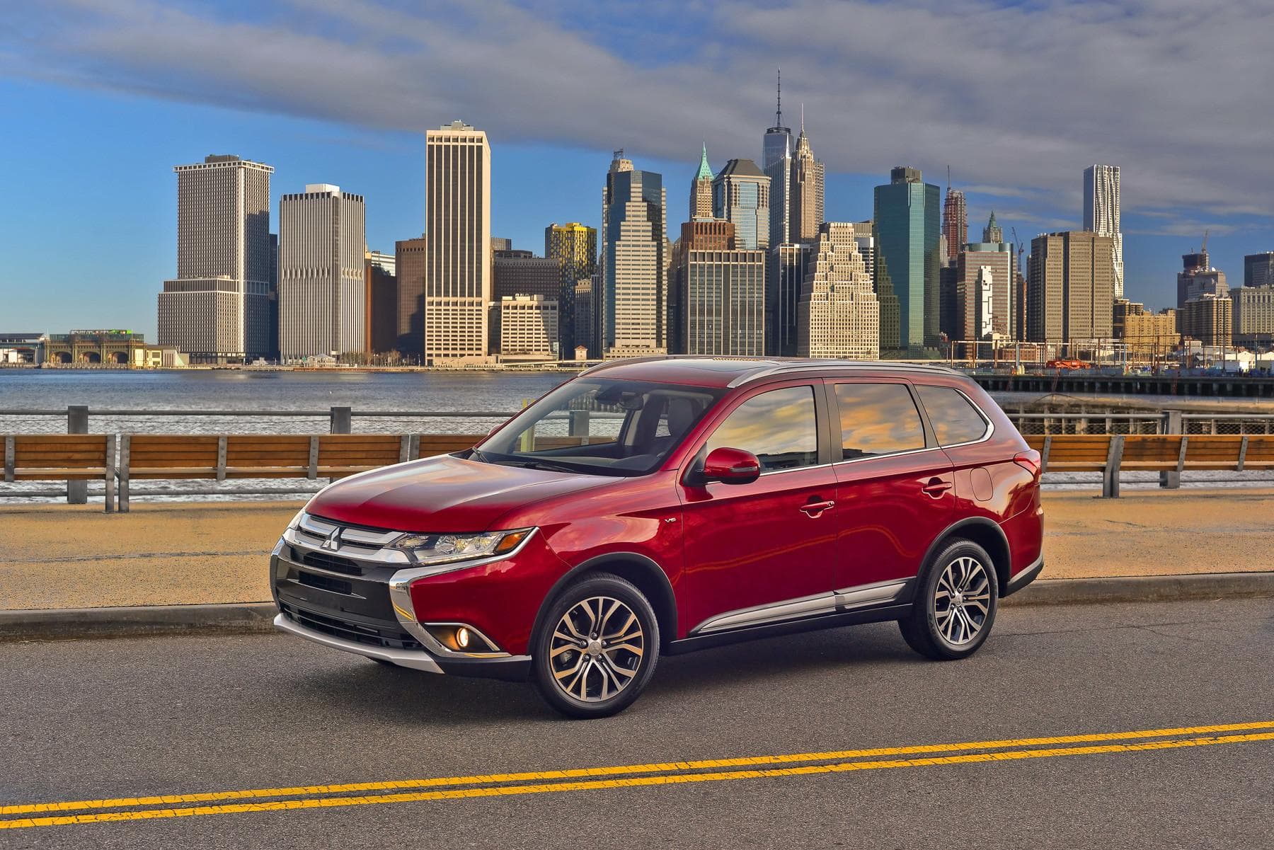 Старт продаж обновленного Mitsubishi Outlander