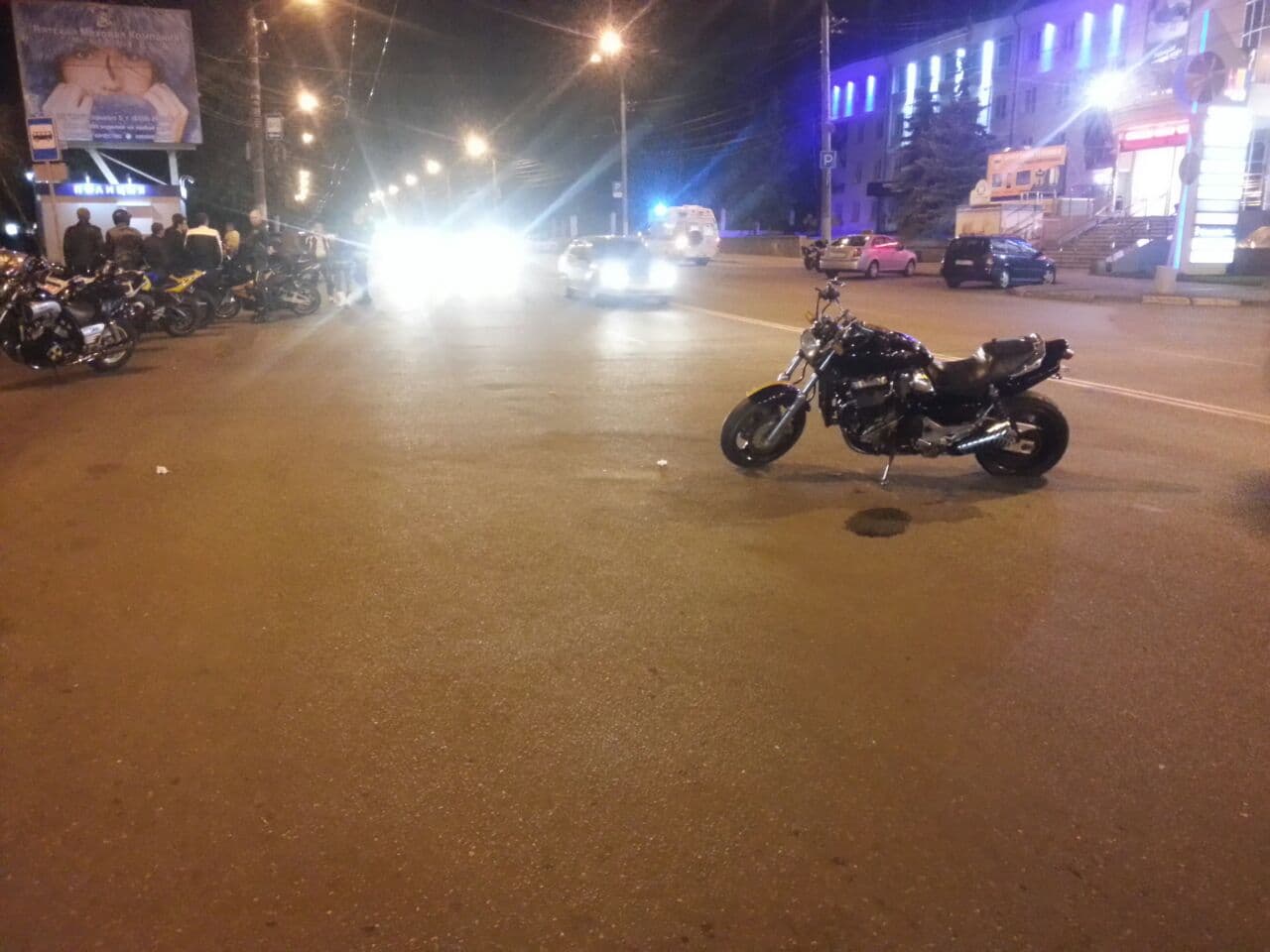 У ЦУМа столкнулись мотоцикл и ВАЗ