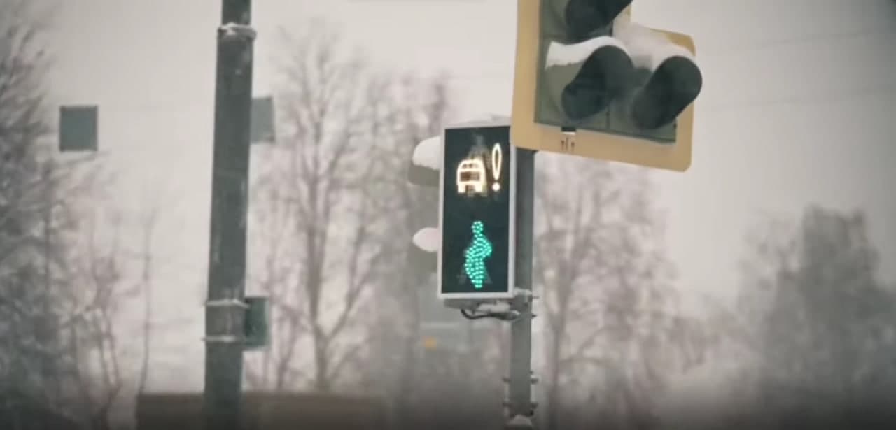 В Москве появились новые светофоры, предупреждающие о приближении машин