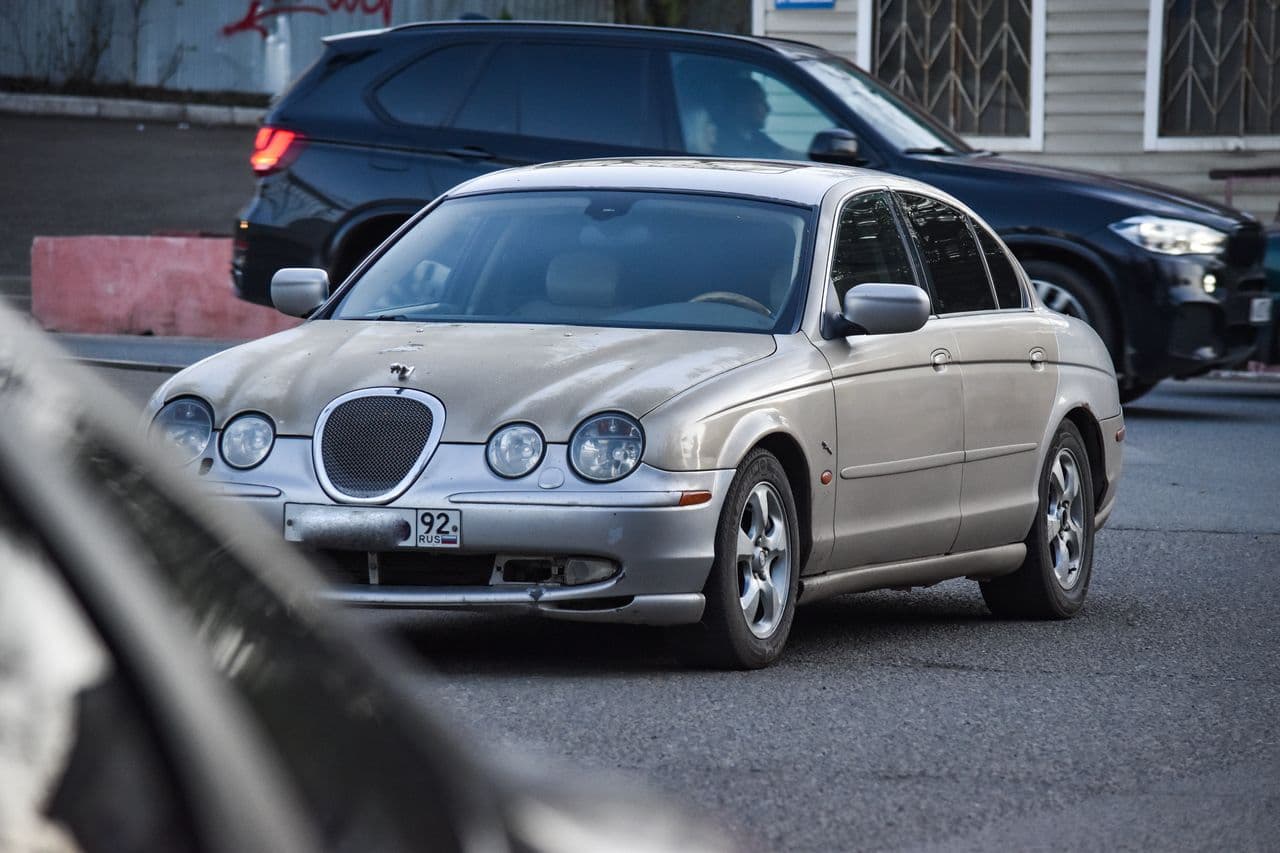 Некоторых водителей в России обязали доплатить до 800 тысяч рублей за утильсбор