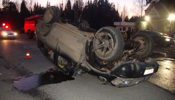 В Кировской области пьяный мужчина опрокинул свой Nissan Patrol