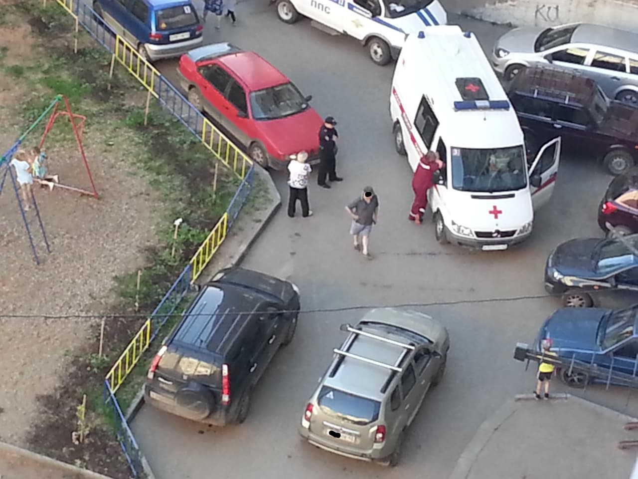 На Профсоюзной водителя «скорой» жестоко избили