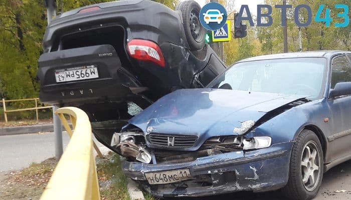 Подробности жесткого ДТП на перекрестке улиц Пугачева - Некрасова