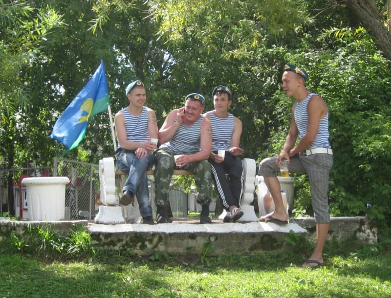 Десантники перекрывают кировские улицы