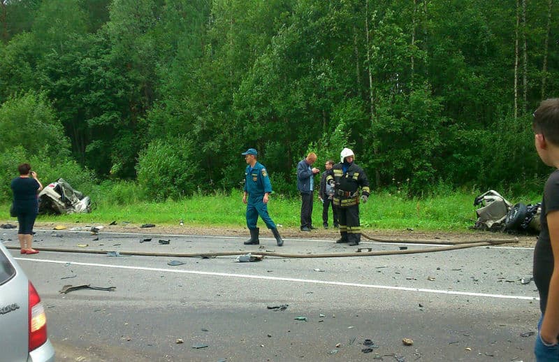 ДТП на трассе «Киров-Советск»: перевернутый грузовик и легковушка «всмятку»