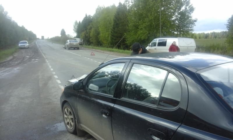 На трассе Оричи — Стрижи столкнулись 3 автомобиля