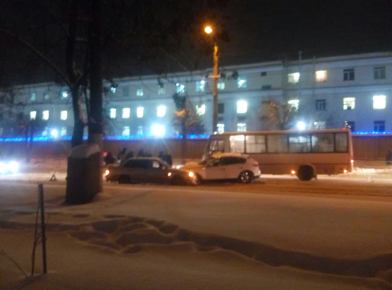 На Филейку не заехать - пробка на Октябрьском проспекте