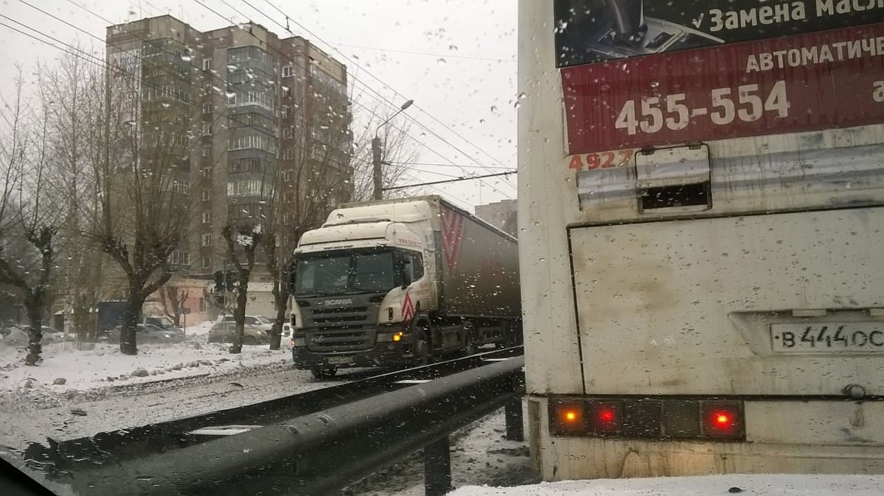 Производственная вновь встала из-за небольшого ДТП
