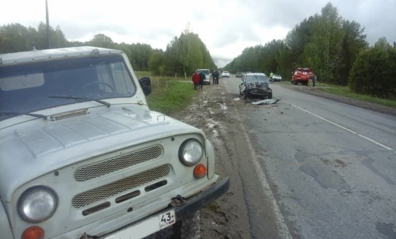 На трассе Оричи — Стрижи столкнулись 3 автомобиля