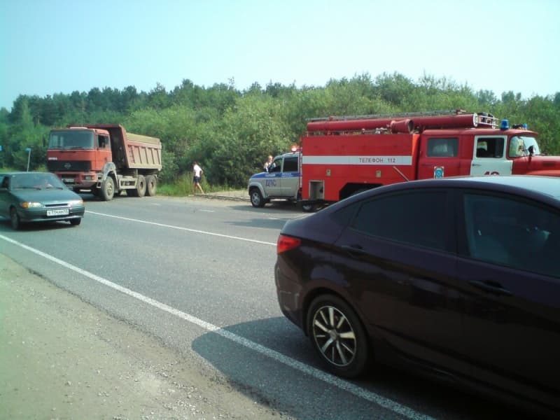 В Зонихе «Урал» снес остановку