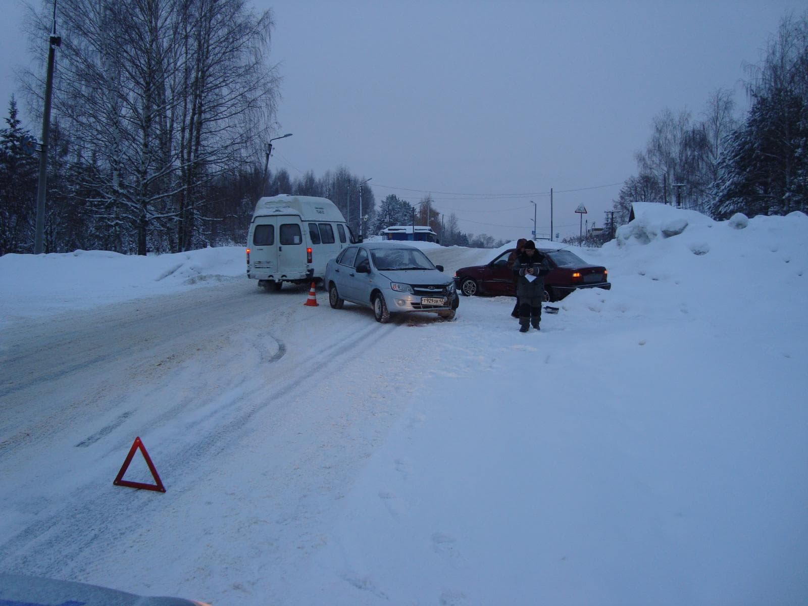 Пенсионеры не смогли разъехаться в Костино