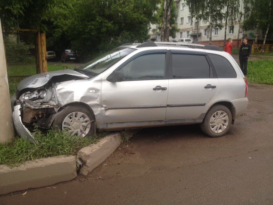 На Ленина «Королла» врезалась в Lada Kalina