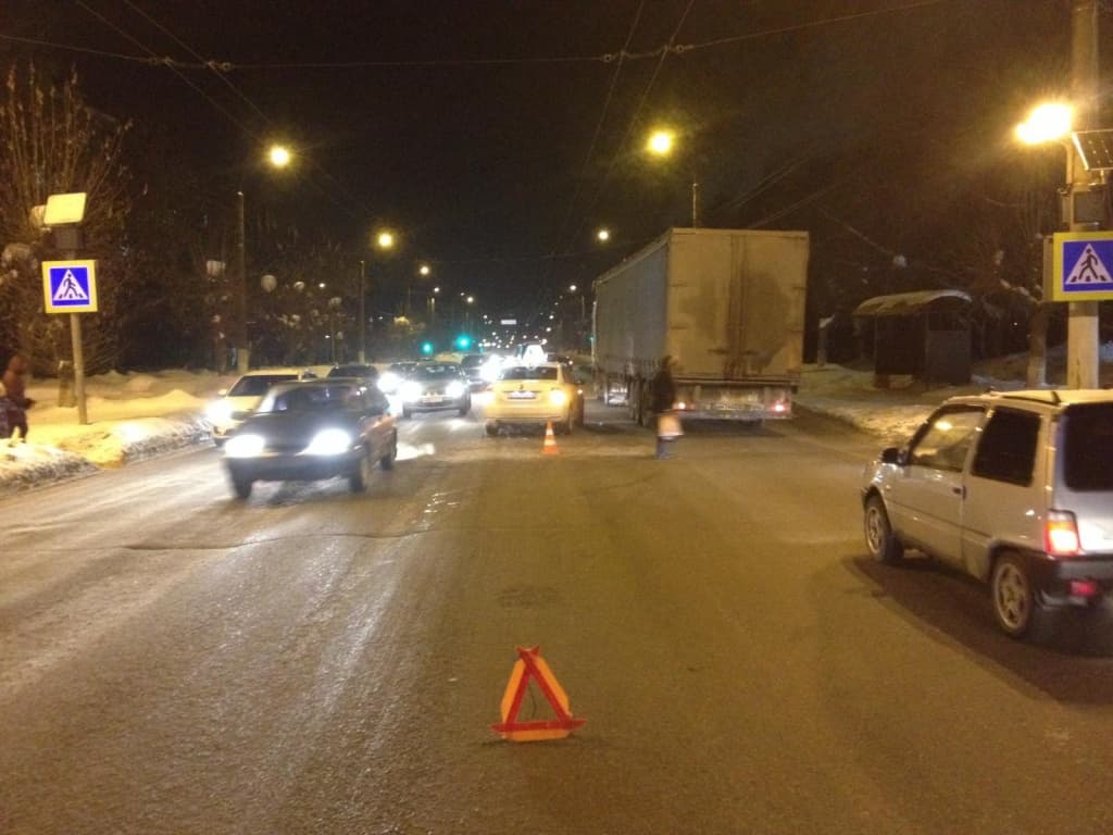 Таксист сбил 15-летнюю девочку на Ломоносова