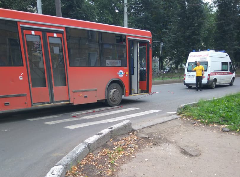 На Октябрьском проспекте автобус насмерть сбил пенсионерку