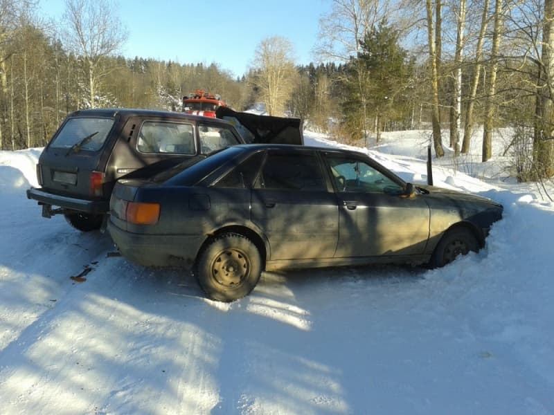 На узкой дороге «Нива» противостояла Audi