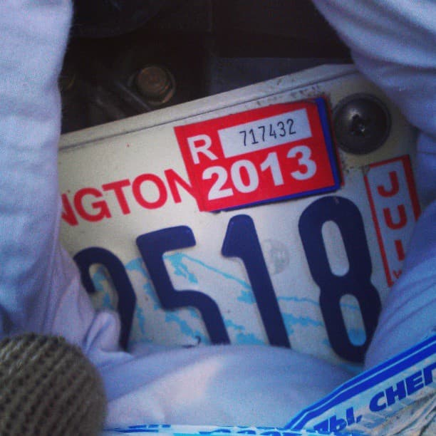 Номерной знак на машинах и мото подводят под европейский и американский форматы